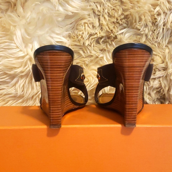 Authentic Louis Vuitton Canvas Straps Gold Logo Studs Wooden Wedge Size 41 - Picture 3 of 5